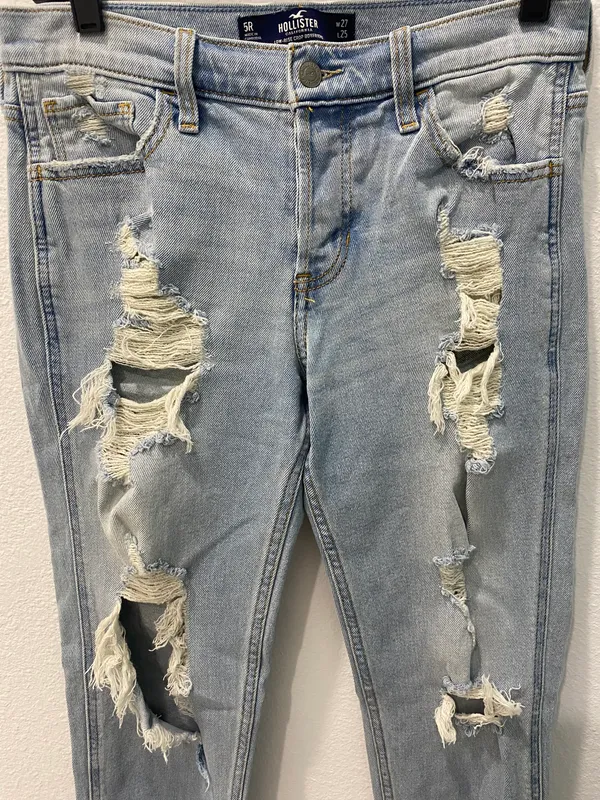 Hollister Low Rise Cropped Jeans Size 5/27 - Image 3