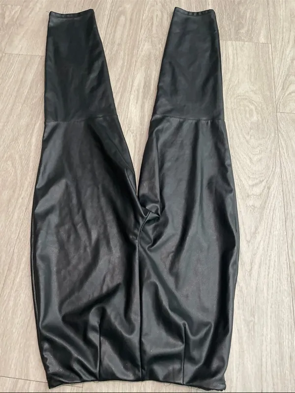 Fabletics Black Active Leggings with Branded Tag - Image 3