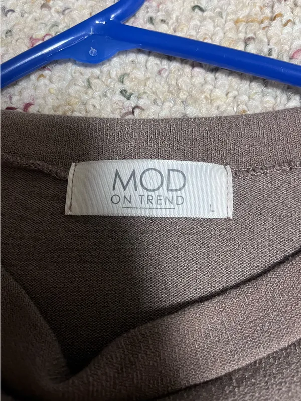 Mod On Trend Long Sleeve Top - Image 2