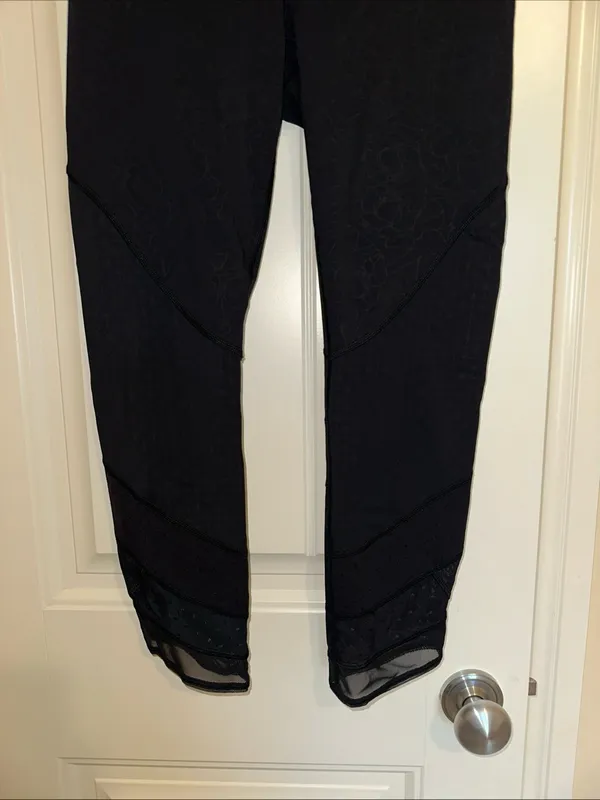 Lululemon Pace Rival Crop Leggings Size 6 - Image 3