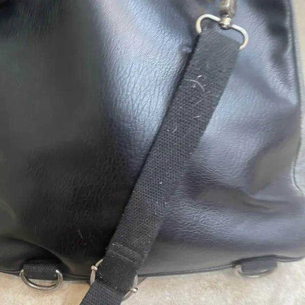 The Sak ventura Leather Convertible Backpack Crossbody Bag Gray Black Distressed - Image 5