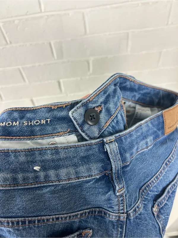 American Eagle Crossover Waist Highest Rise Denim Mom Shorts Size 6 - Image 4