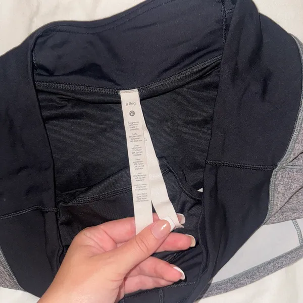 Lululemon Shorts Hotty Hot - Image 3