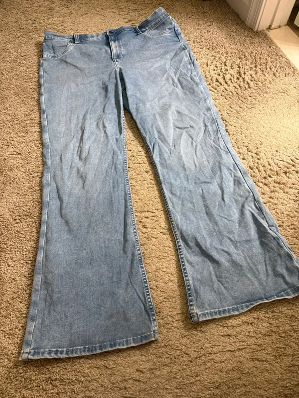 Aerie Light Wash Soft Vintage Edge Flare Jeans with Elastic Waist Back - size XL - Image 2