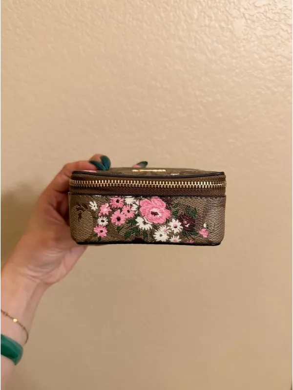 Floral Coach Jewelry Box - Image 4