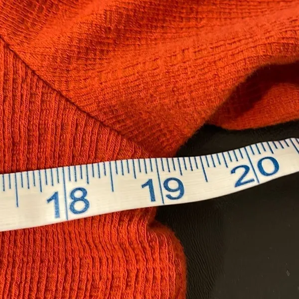 J Crew V -Neck Long‎ Sleeve Top. Size Medium. Burnt Orange - Image 6