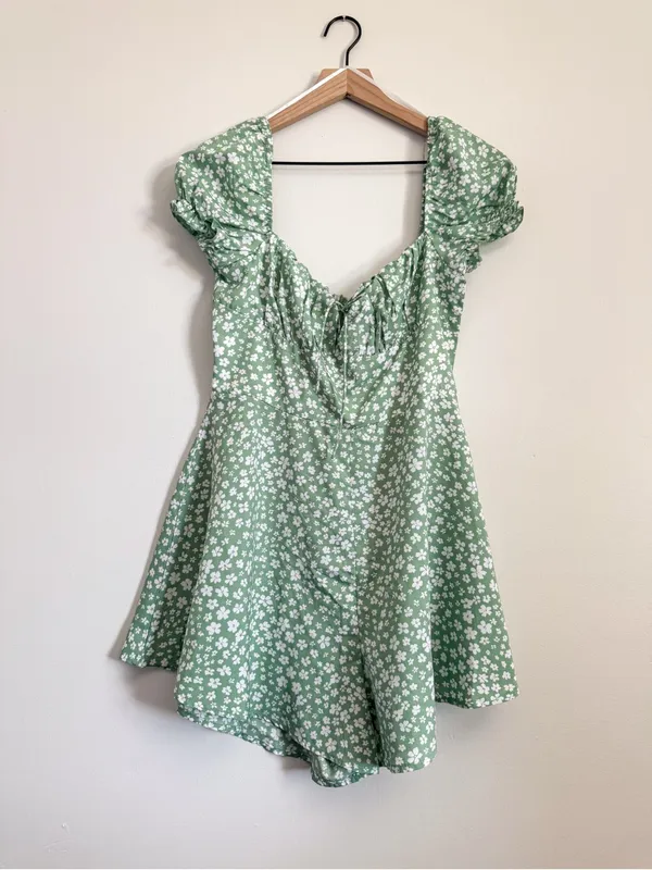 Princess Polly Green and white Floral Romper Size 10 NWT - Image 2