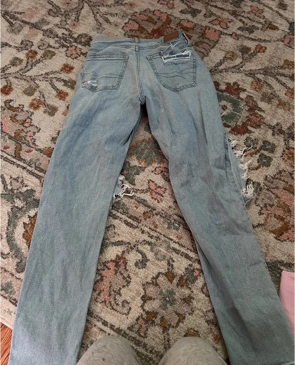 American Eagle Ripped Jeans - Image 4