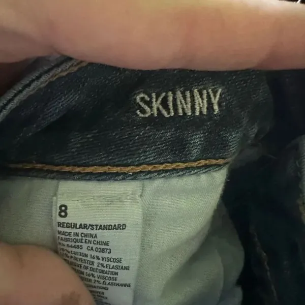 American Eagle distressed size 8 Skinny normcore jeans - Image 3