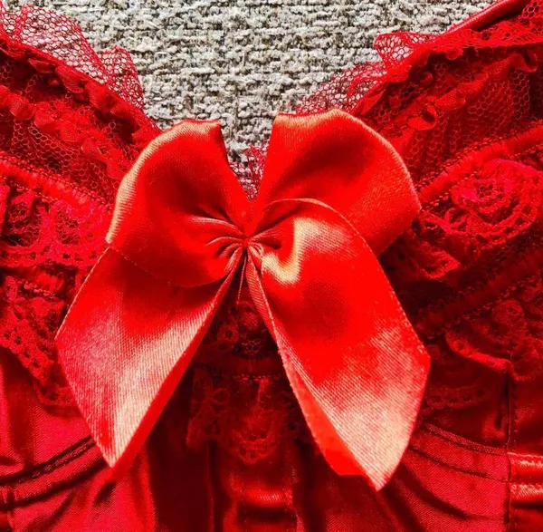 Boutique Candy Red Lace Ribbon Corset - Image 4