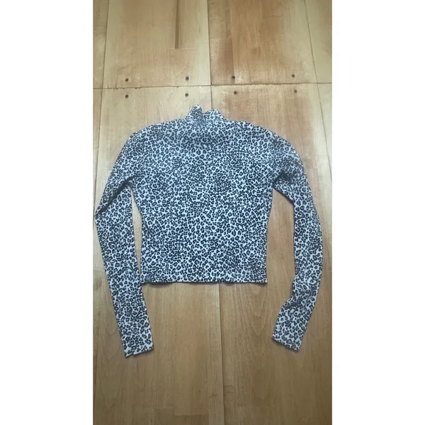 Brandy Melville Mock Neck Leopard Print Long Sleeve Cropped‎ Top White Black XS - Image 4
