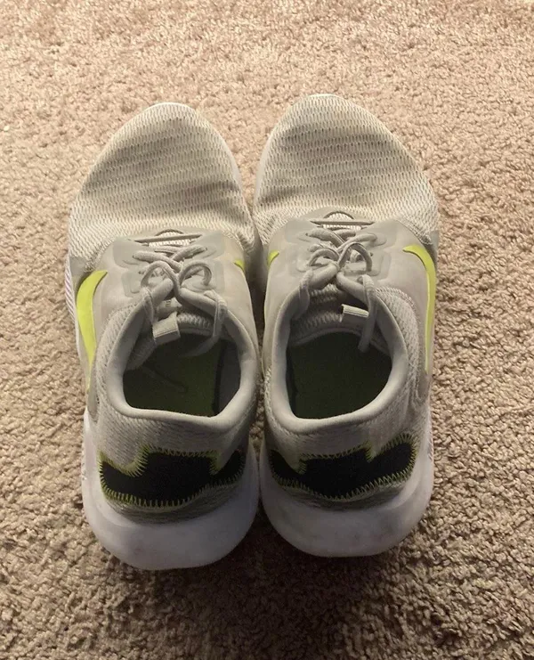 Nike Gray  Running Shoes - Image 4