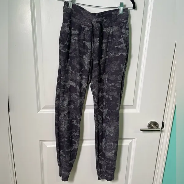 Lululemon Ready To Rulu Pant *Updated Incognito Camo HTR Black / Black Size 4 - Image 5