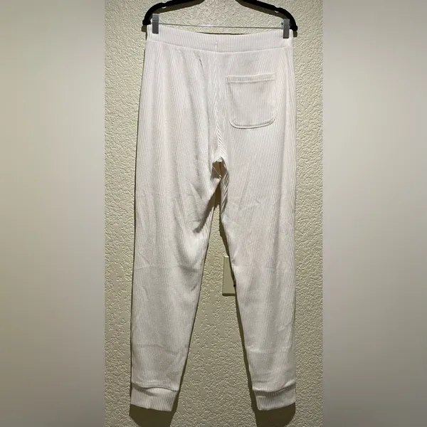 Alo Yoga NWOT Muse Sweatpants Ivory Size L - Image 8