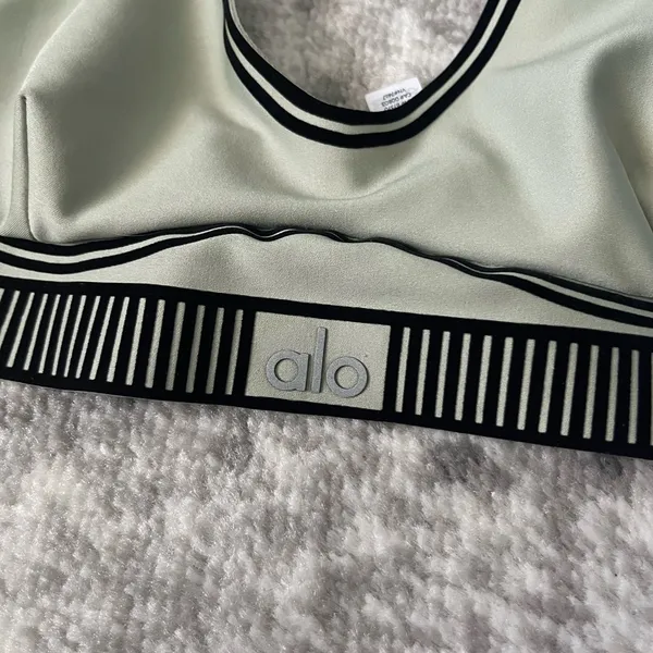 Alo Airlift Line Up Bra - Image 3