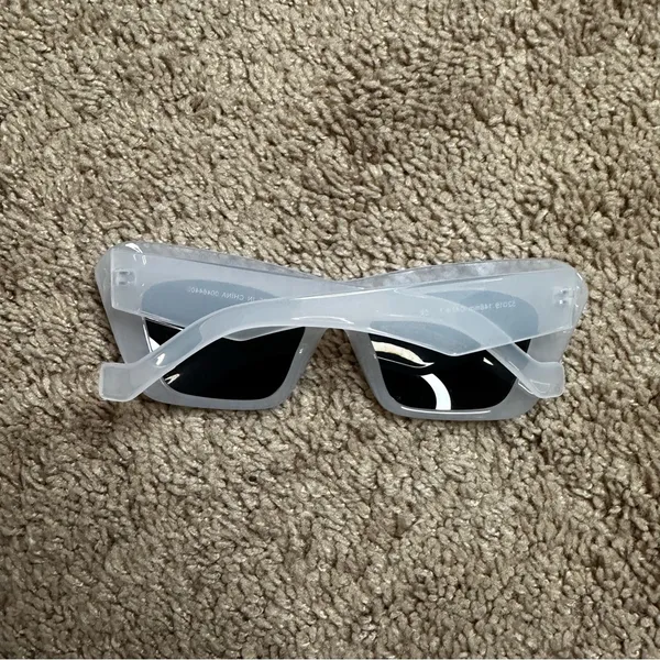 Princess Polly Snowglobe Sunglasses - Image 4
