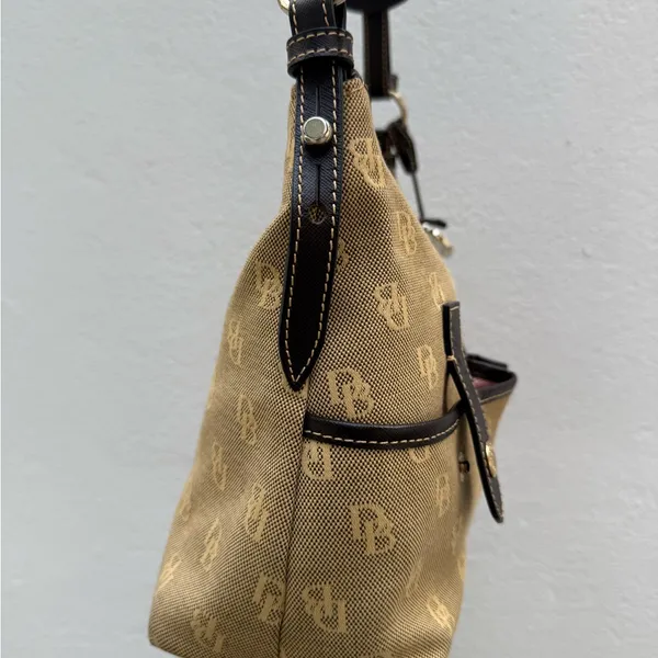 Dooney & Bourke Vintage Signature Monogram Sholderbag Canvas Double Pocket B‎ - Image 5