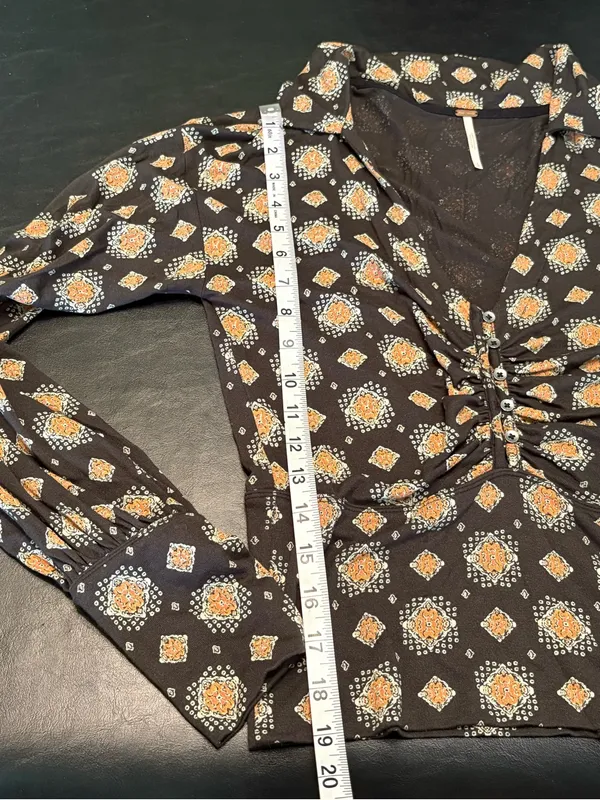 Free People Sydney’s Printed Top size Medium retro, geometric print. - Image 11