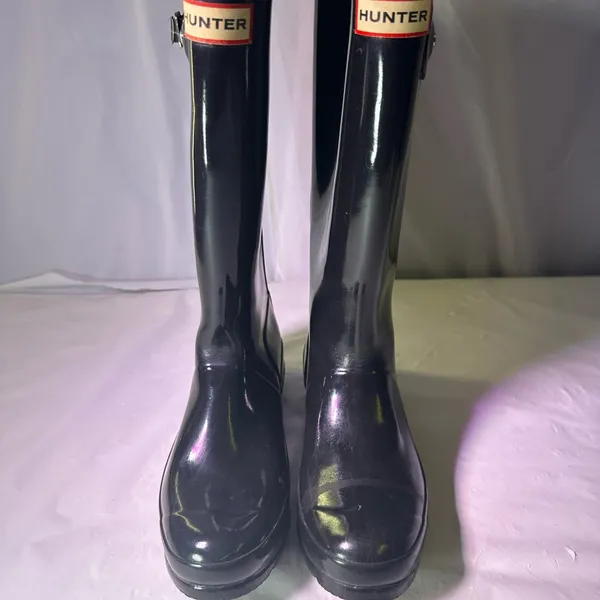 Hunter Black Glossy Rain Boots - Image 3