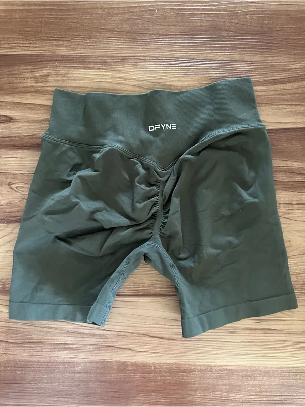 DFYNE Dynamic Shorts 4.5" in Olive Green Sz. X Small - Image 5