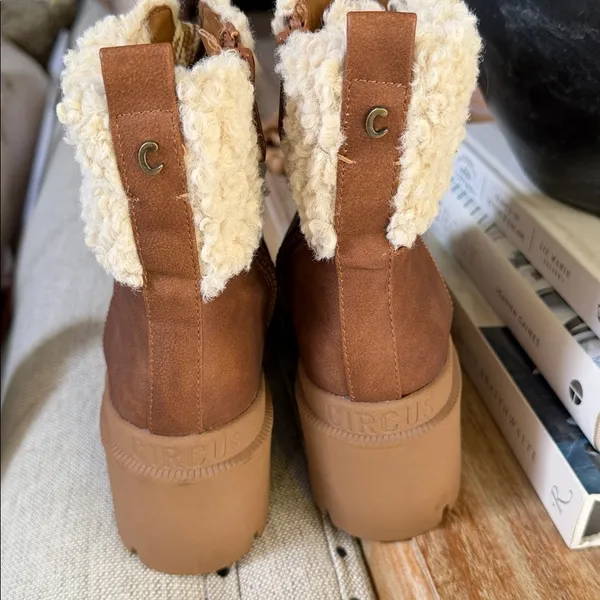 160- Circus by Sam Edelman Sambert Sherpa Lace-Up Ankle Boots NWOB Size 7 - Image 5