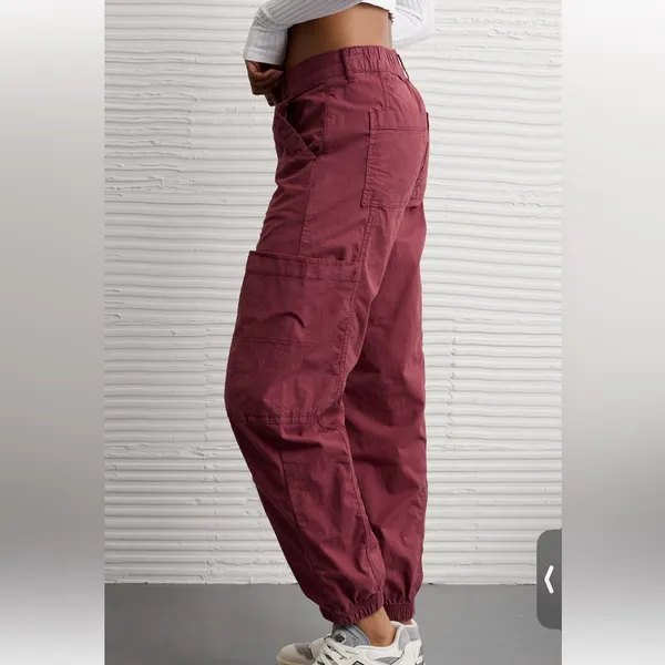 American Eagle Snappy Stretch High-Waisted Baggy Cargo Jogger - Image 5