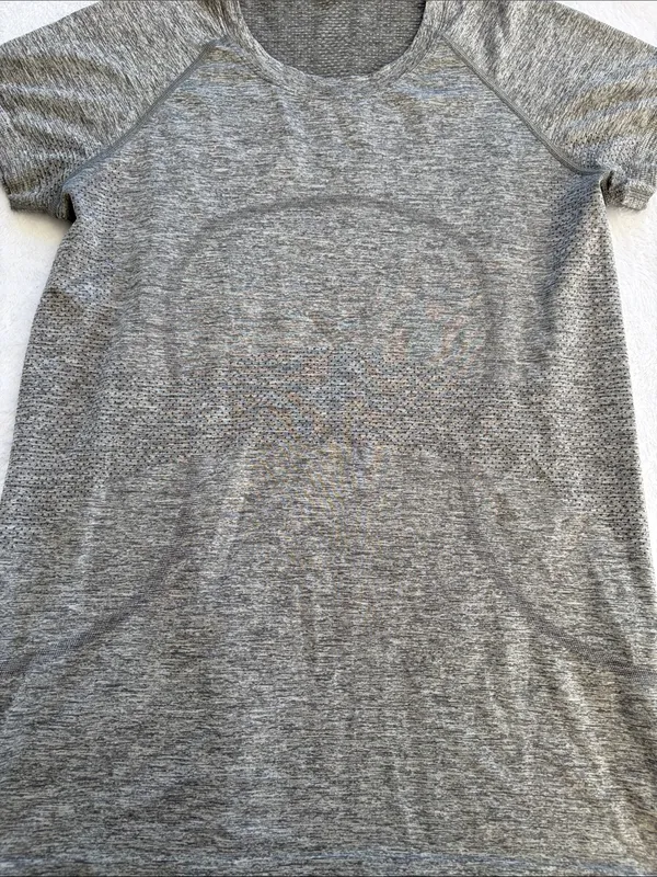 Lululemon size 10 Heather Gray swiftly tech tee short sleeve athletic gym preppy - Image 2