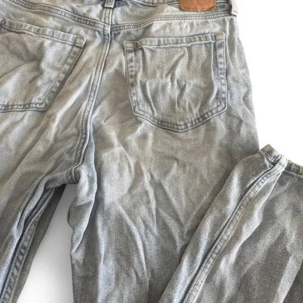 Hollister Ultra High-Rise Mom Jeans Light Wash Distressed Ripped Size 9R 29 - Image 7