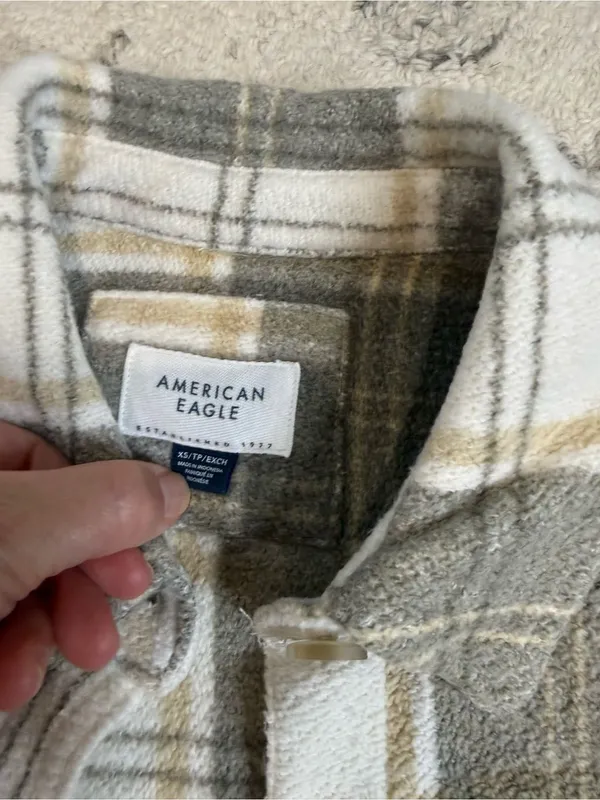 American Eagle Plaid Button Front Shacket XS | Gray & Ivory | Like New - Image 4