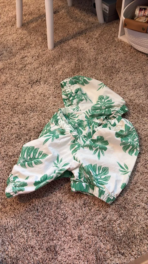 American Eagle Outfitters Top Cropped with Hawaiian pattern - Image 4