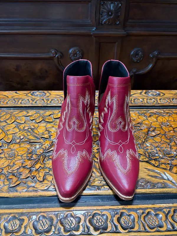 Red Cowboy Boots Size 8 - Image 2