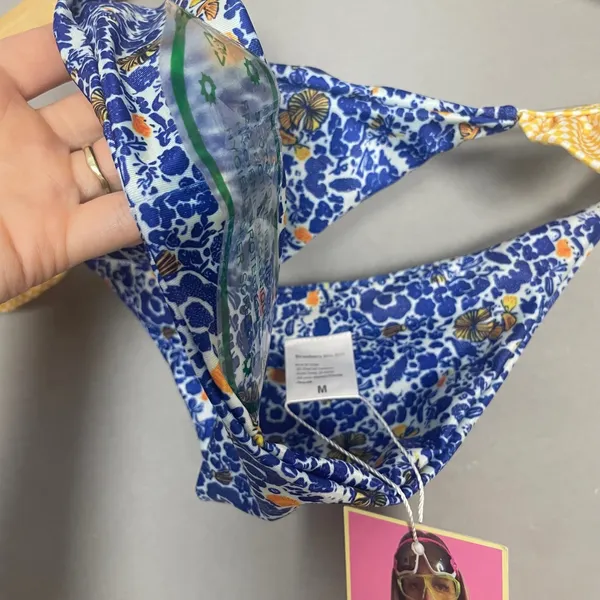 Strawberry Milk Mob Bikini Bottoms NWT Floral‎ Cora Ruffle Blue Yellow Sz Medium - Image 9