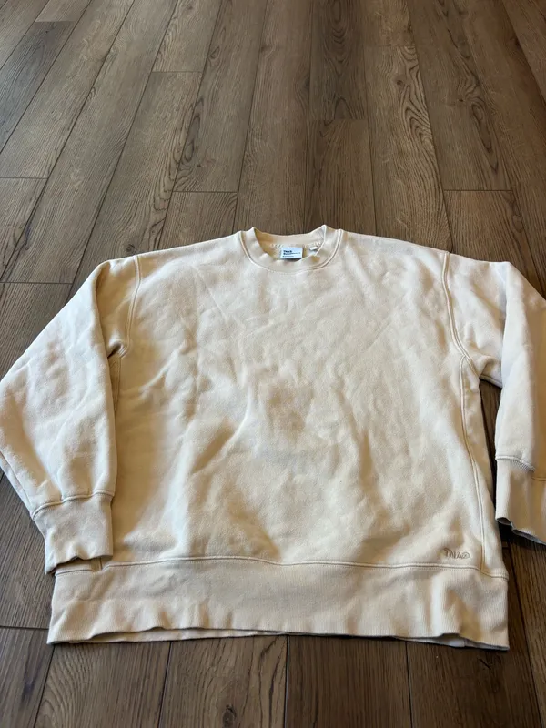 Aritzia TNA crewneck  - Image 2