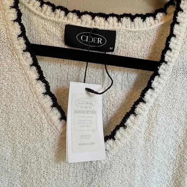Cider NWT Black and White Oversized Sweater Top - Image 3