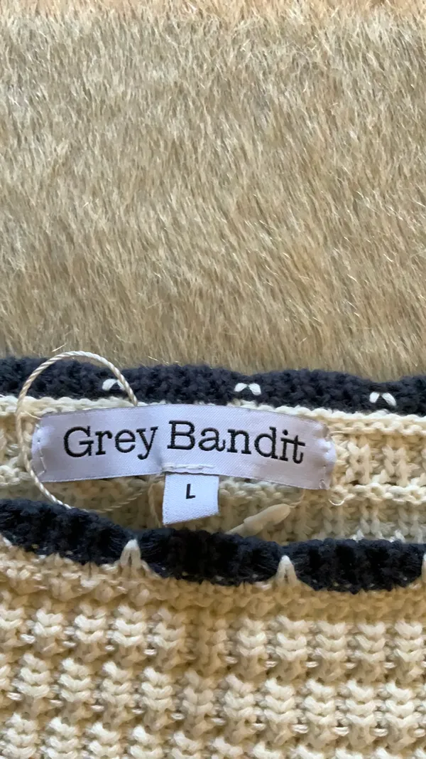 Grey Bandit white and blue sweater - Image 2