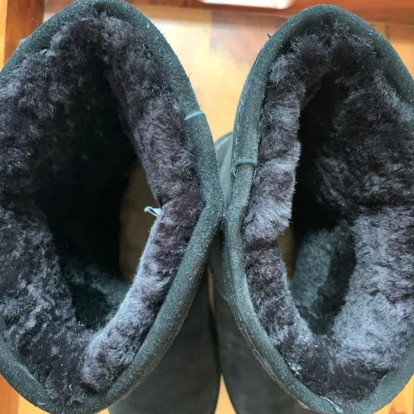 BearPaw Black Winter Sherpa Suede Boots - Image 6