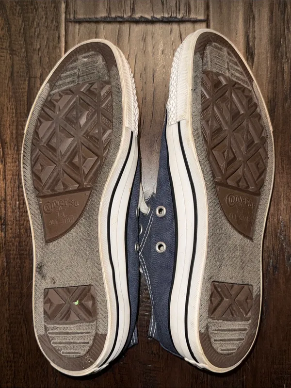 Converse Low-Top Sneakers in Navy and White W7 - Image 5