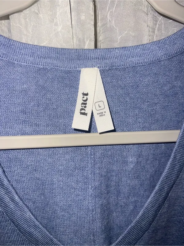 Pact Organic Cotton Classic Fine Knit Relaxed sweater light blue large NWO - Image 2