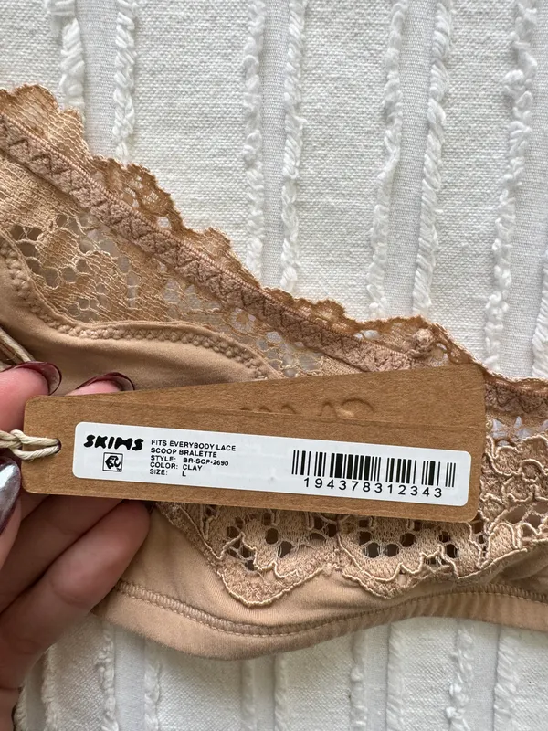 SKIMS Fits Everybody Lace Bra - Image 2
