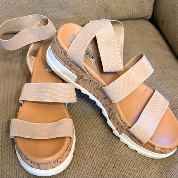 Steve Madden Elastic Platform Sandals - Image 4
