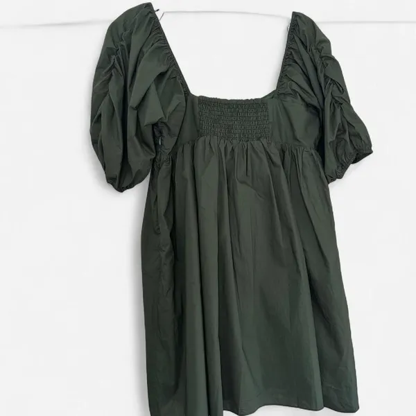 Hyacinth House Tuckernuck Sasha Mini Emerald Green Puff Sleeve Babydoll dress M - Image 5