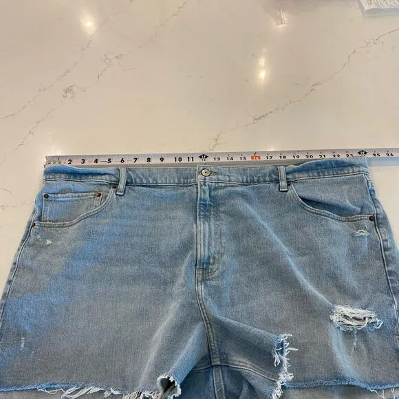 Abercrombie & Fitch The 4” Mom Short High Rise‎ in 36/ 22 - Image 5