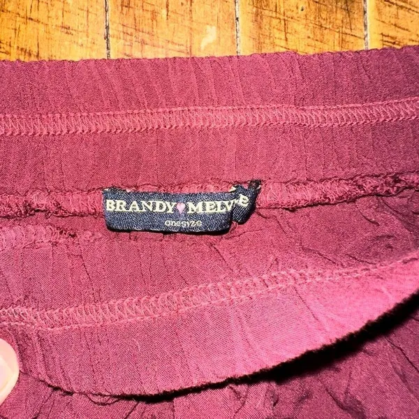 Brandy Melville maroon O/S flowy gathered elastic waist mini skirt - Image 2
