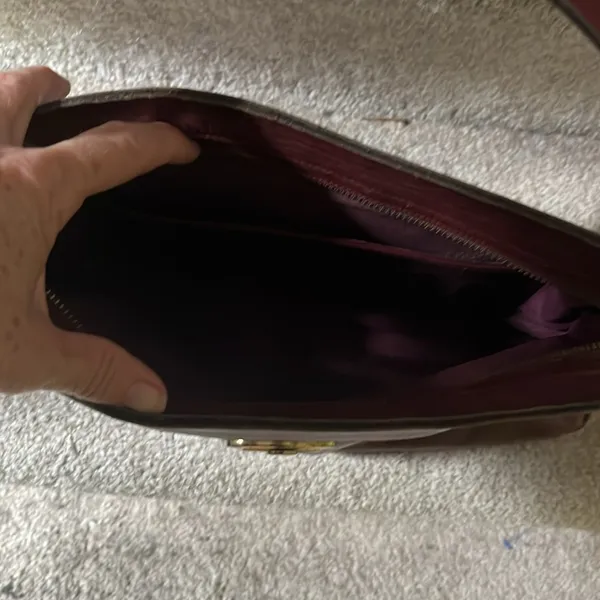 vintage red leather purse in GUC. - Image 2