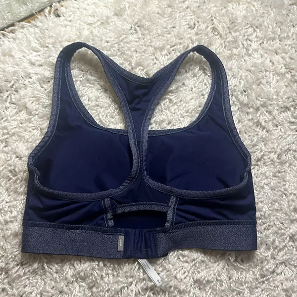 Aerie padded sports bra size medium - Image 2