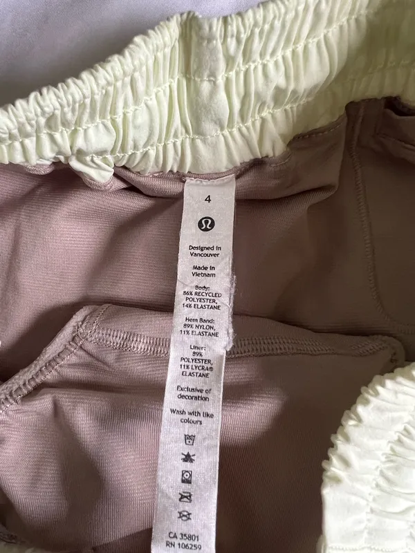 Lululemon Hotty Hot Low-Rise 2.5" Shorts - Image 3