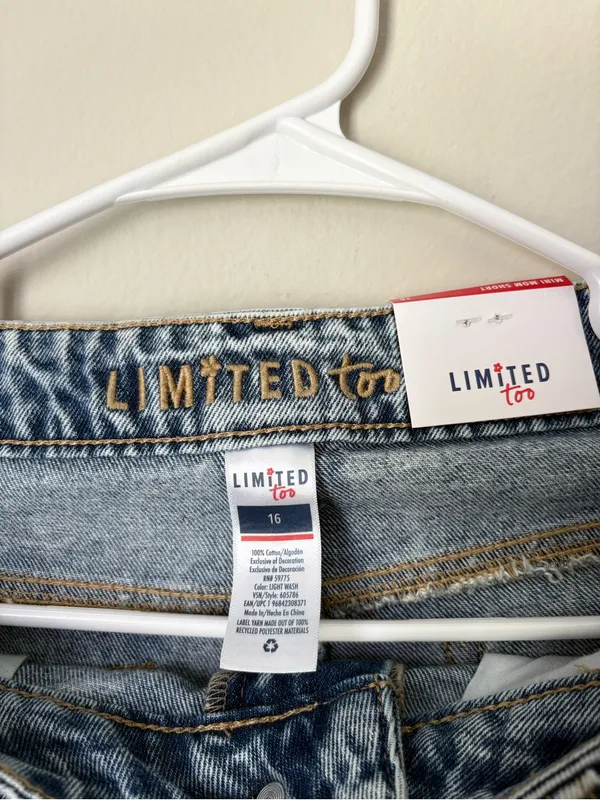 Limited Too Girls Size 16 Light Wash Distressed Sequin Denim Shorts NWT - Image 3