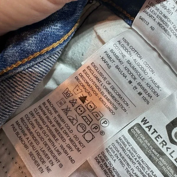 Levi's Wedgie Women's Raw Hem Tapered‎ Ankle Jeans Blue Denim Acid Wash Size 30 - Image 10