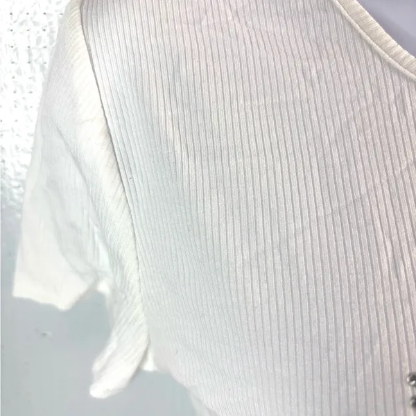 bebe M Spellout Ribbed Short Sleeve Circle Neck Top - Stark White - Image 4