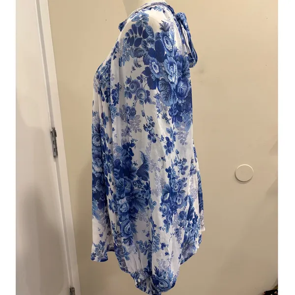 Maeve Anthropologie Blue White Floral‎ Sheer Tunic Blouse High Neck Tie Back L - Image 5